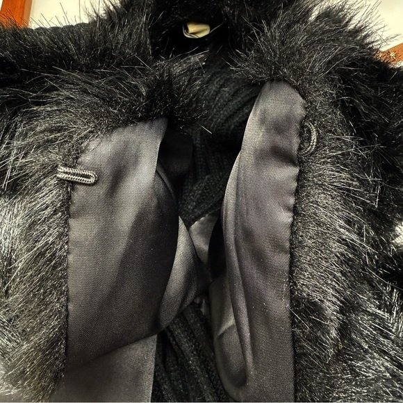 NC International Concepts Black Faux Fur Sweater Vest S/M - Picture 12 of 15